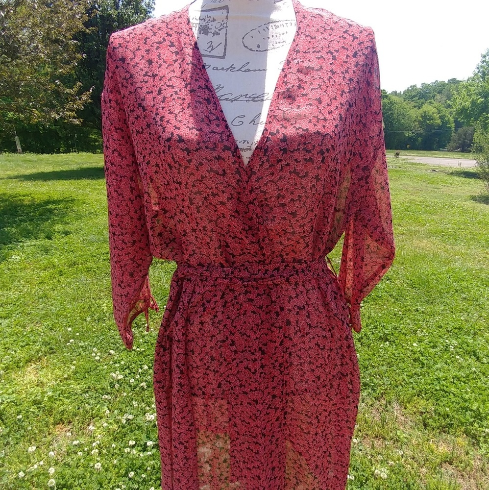 Natori Pink and Black Floral Sheer Robe